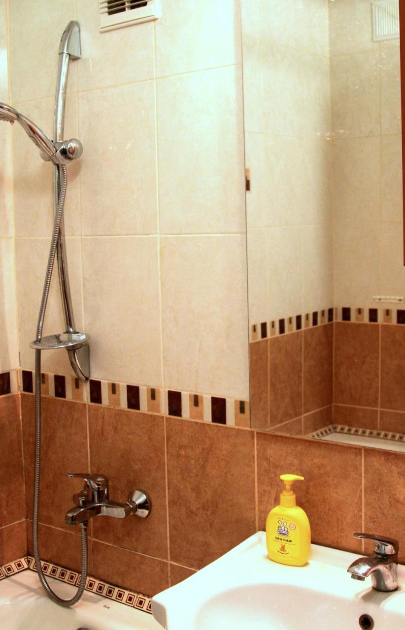 Apartment Near Metro Akademgorodok Kiev Eksteriør bilde