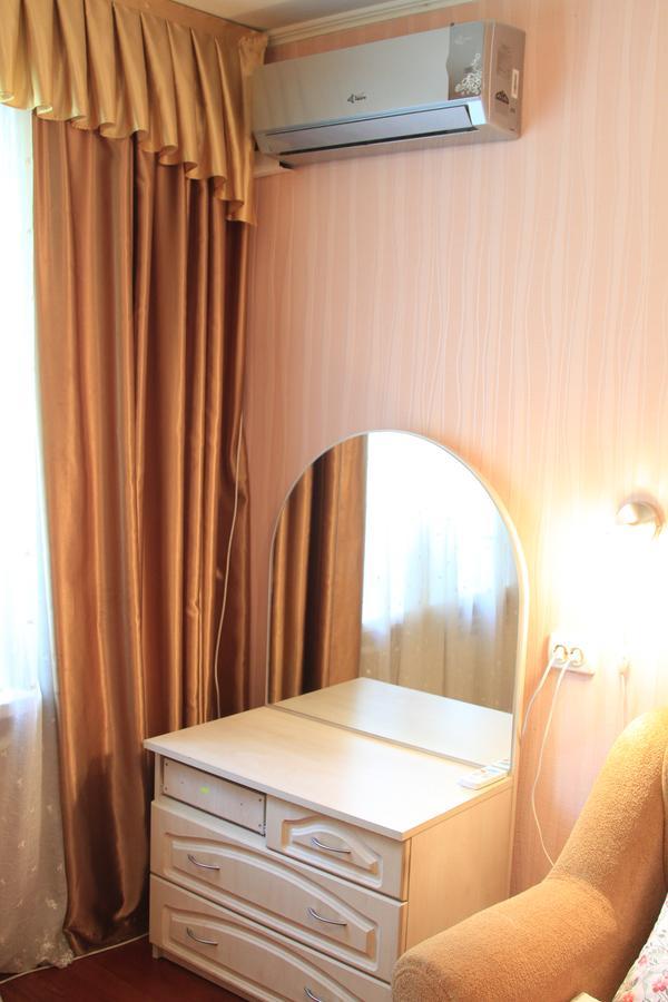 Apartment Near Metro Akademgorodok Kiev Eksteriør bilde