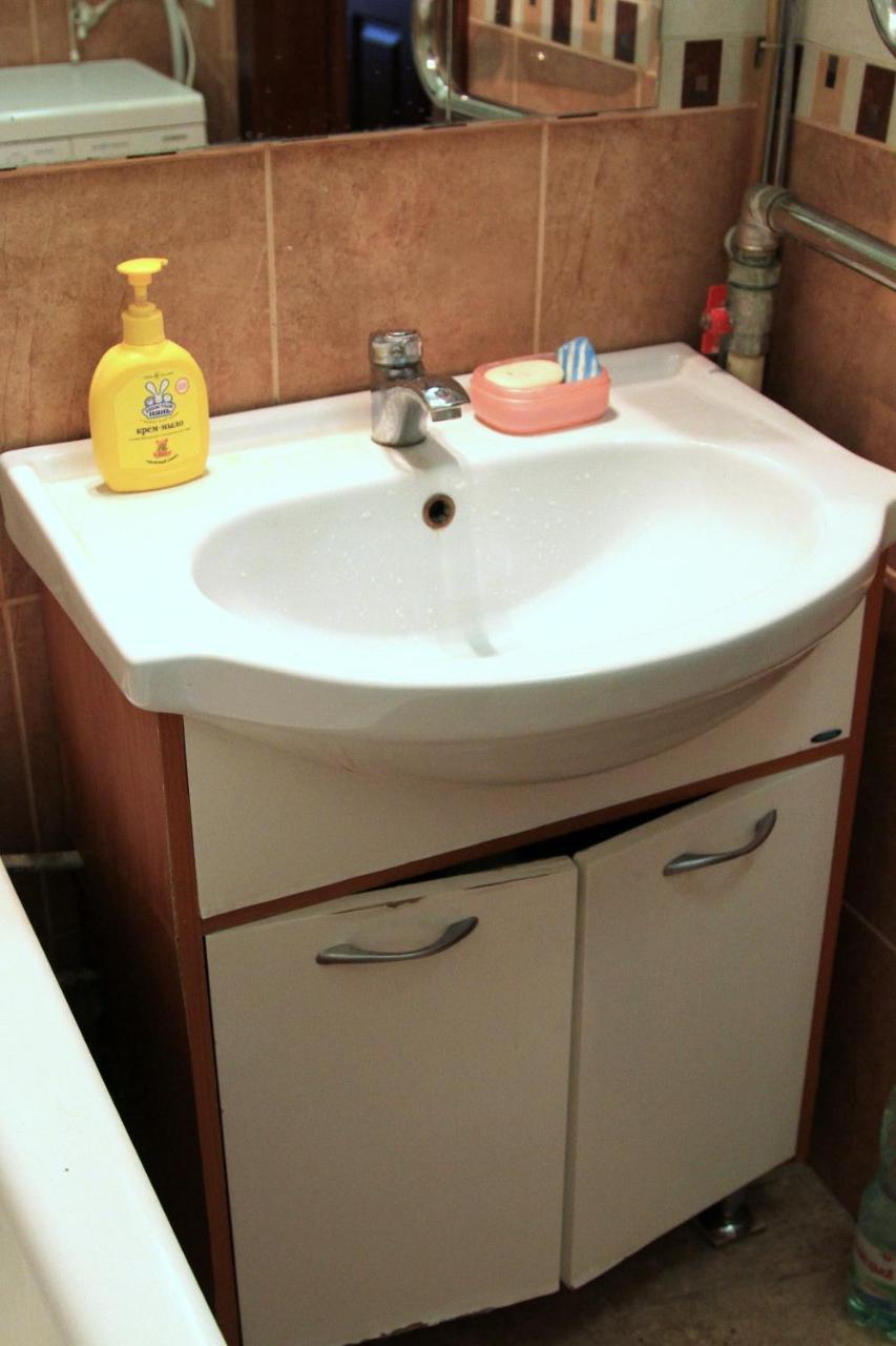 Apartment Near Metro Akademgorodok Kiev Eksteriør bilde