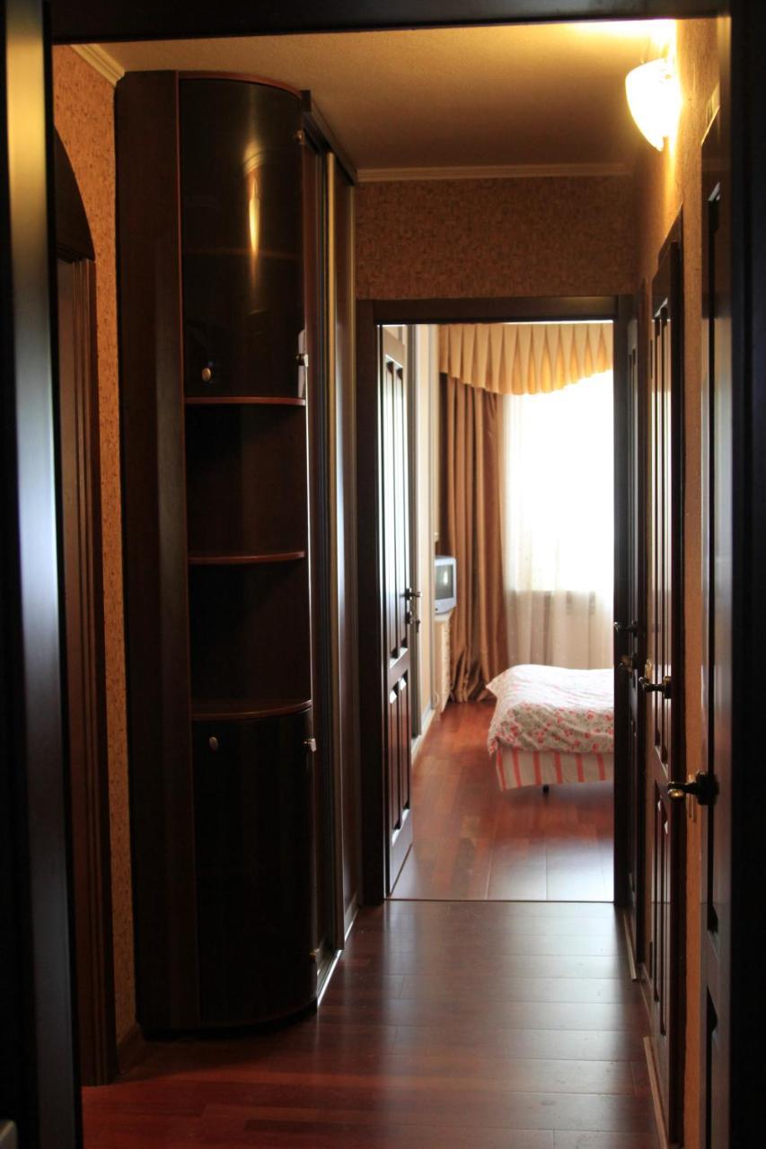 Apartment Near Metro Akademgorodok Kiev Eksteriør bilde