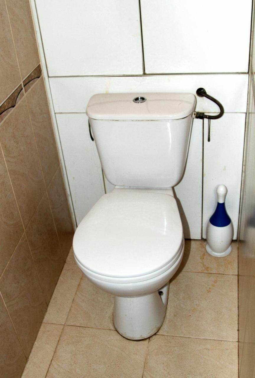 Apartment Near Metro Akademgorodok Kiev Eksteriør bilde